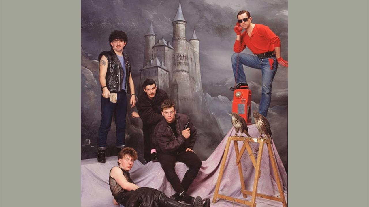 Frank is going. Frankie goes to hollywood. Two tribes перевод. Frankie goes to hollywood фото 2022. Frankie goes to hollywood welcome to the pleasuredome.