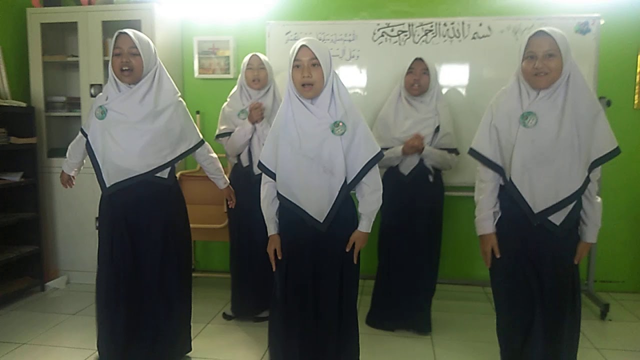 Ampar - ampar pisang # Kanon# kls 7D MTs plus RMB - YouTube