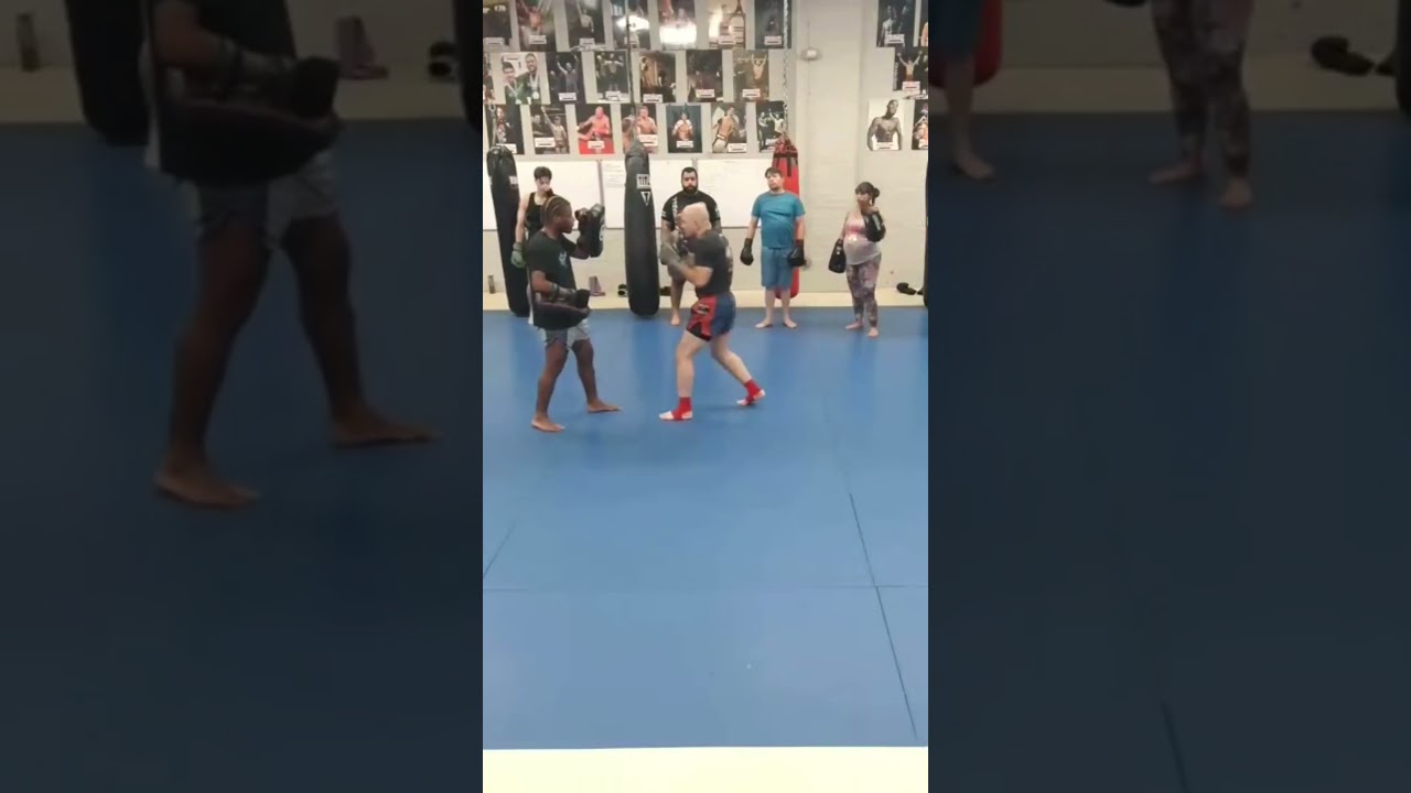 Why this 3-hit combo destroys opponents #muaythai #muayfemur #fightiq