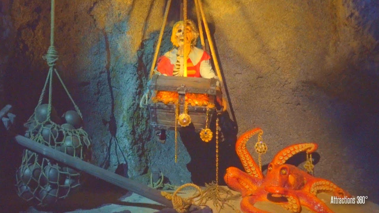 Resultado de imagen de dead man's cove pirate of the caribbean ride octopus