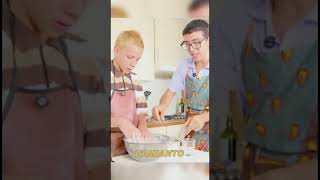 Leo e spillone in cucina 😭