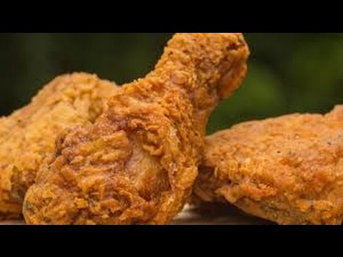 فيديو: كيف تطبخ دجاجة مقرمشة كاملة في الفرن