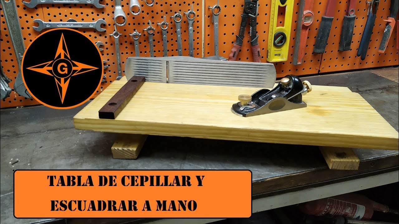 TABLA CASERA PARA CEPILLAR Y ESCUADRAR MADERA CON CEPILLO DE CARPINTERO A  MANO GINESSOT - YouTube