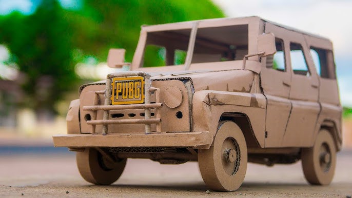 Орта жастағы жалаңаш әйелдердің жақыннан түсірілген суреттері