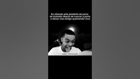 eu olhando pela janela enquanto meu amigo é qu3imad0 viv0