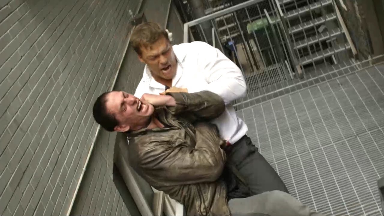 Reacher | Alley Fight Scene