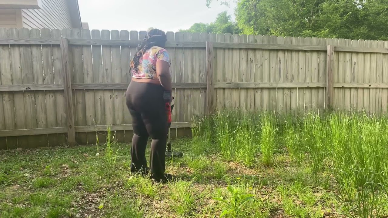 Trying out my New Craftsman 20V Max String Trimmer/ Edger Part 1