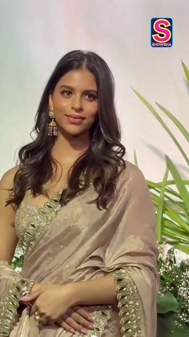 Suhana Khan Draped In Elegance! This Saree Moment Is Nothing Short Of Magical | News18 | N18S