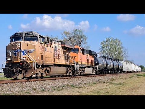 K5HL/BNSF/C4/AC60/DPU! UP #7638 leads a fast/long NB UP M-LIFW25 through Lecompte, Louisiana!!!