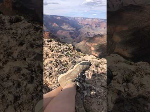 Come take a quick break with me & enjoy the view! #grandcanyonsouthrim #hikingboots
