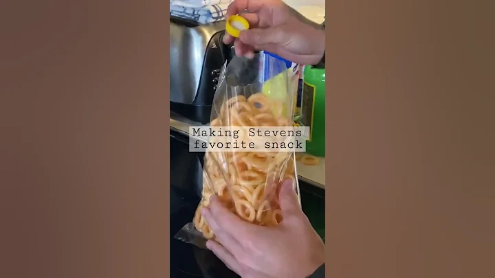 Making  my favorite snack😩 #shorts#chips#snacks#mexicanfood #steak#jokes #turningred