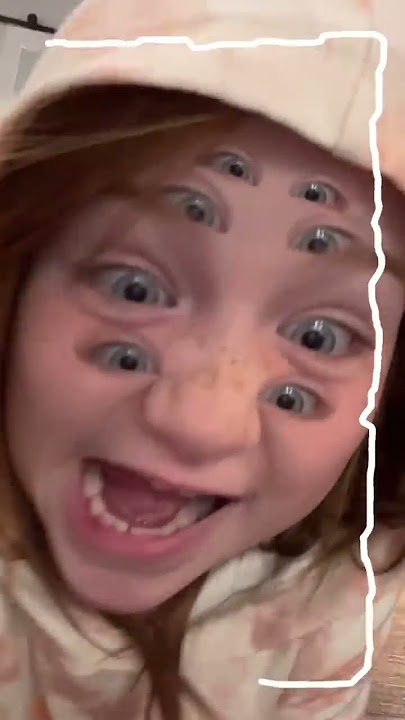 SPiDER ADLEY 🕷 Dad finds a spider girl at The Spacestation with CRAZY eyes! #Shorts