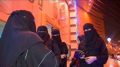 900 Saudi women running for office