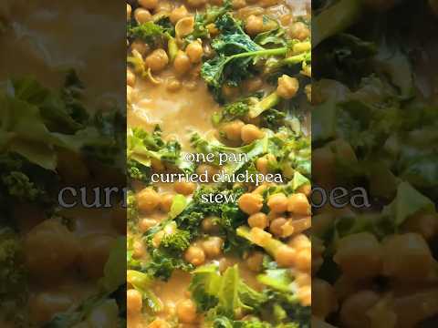 30 DAYS OF VEGAN 🌱 One Pan Curried Chickpea Stew #shorts #onepotmeals #veganmeals