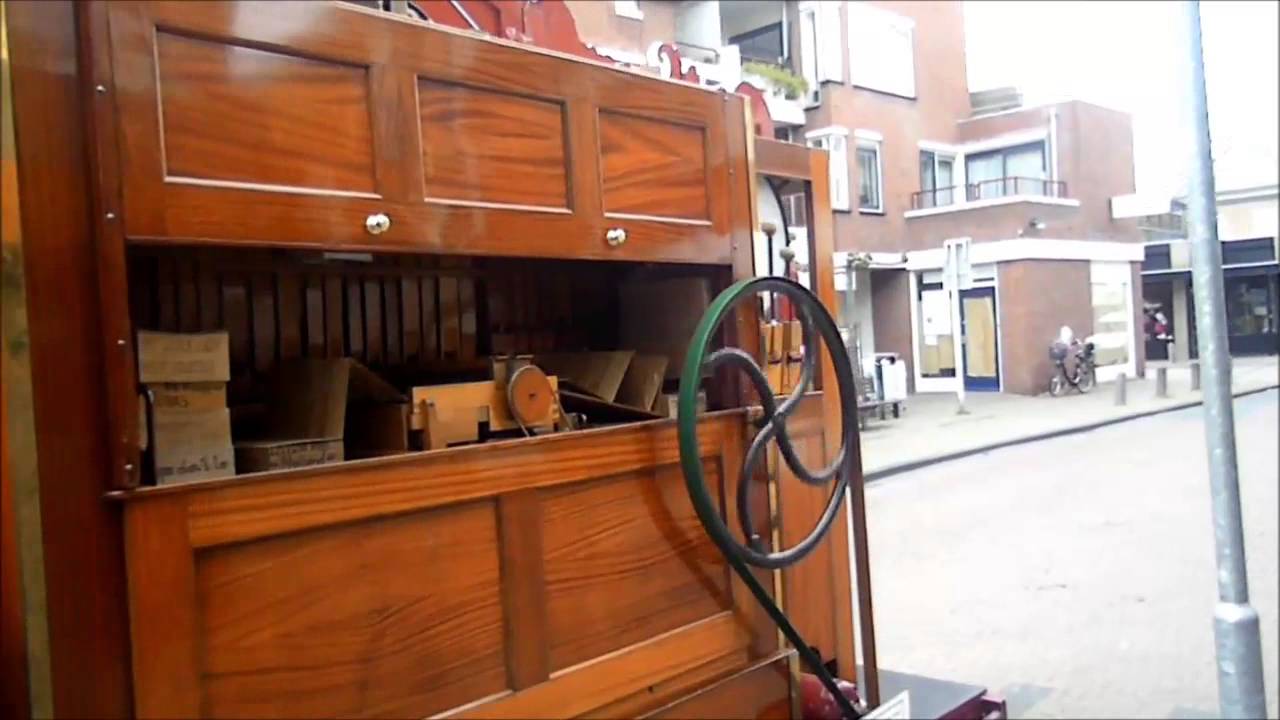 Draaiorgel 'De Pijpenburger' in Naaldwijk *Deel 1