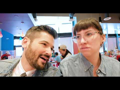 We went to a ‘Saved By The Bell’ Restaurant | FIELD TRIP