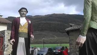 Gigantes de artika en fiestas de aizoain