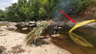 SINH TỒN LÀM NHÀ TRE BÊN SUỐI BẮT CÁ - Build a bamboo house by the stream