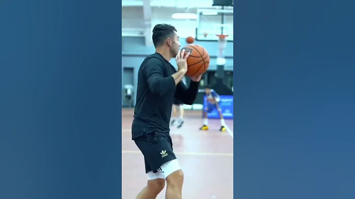 LEARN HOW TO FIND SHOOTING SPACE WHEN USING THE BALL SCREEN!!!  More on this in Point Guard academy! - DayDayNews
