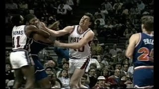 Bill Laimbeer Punches Brad Daugherty Right Up in the Grill