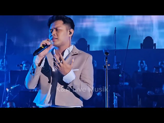 Andi Rianto Orchestra ft Roni Parulian Live at The Sounf Of Color II Istora Senayan Jakarta 2023 class=