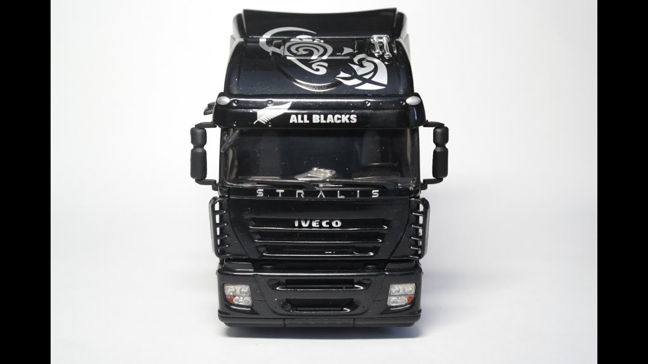Camion Miniature Iveco Eurocargo Aux Couleurs Des All Blacks - Échelle 1/87 - Marque Eligor - Occasion