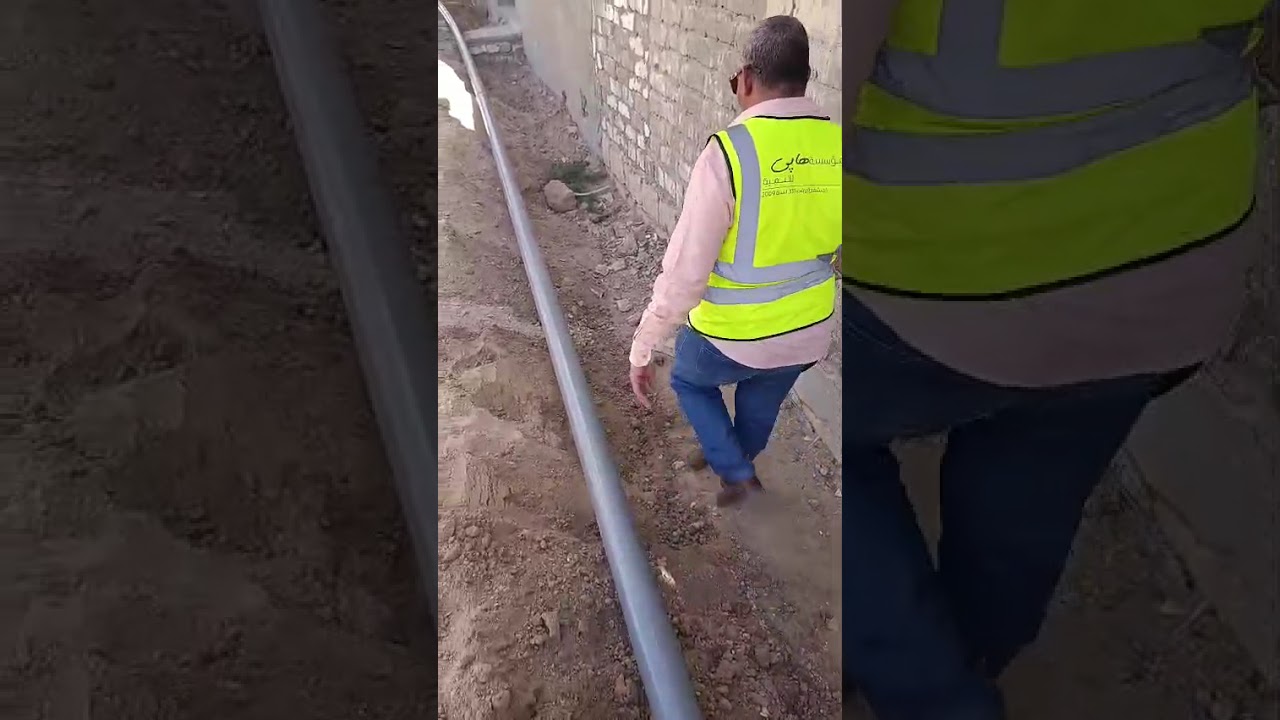 مراحل العمل فى خط مياه قرية قوتة