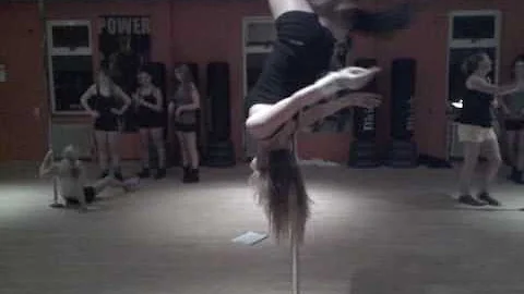 Lisa Dekker Pole-fitness.