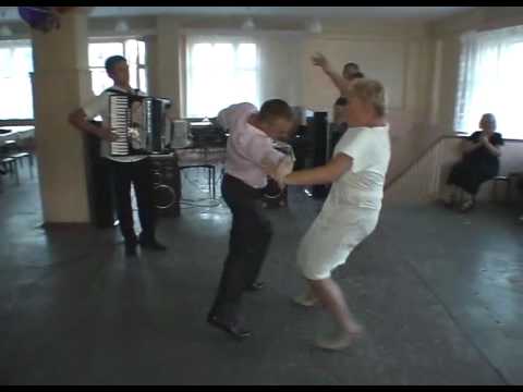 слушать песню пьяным танцевать