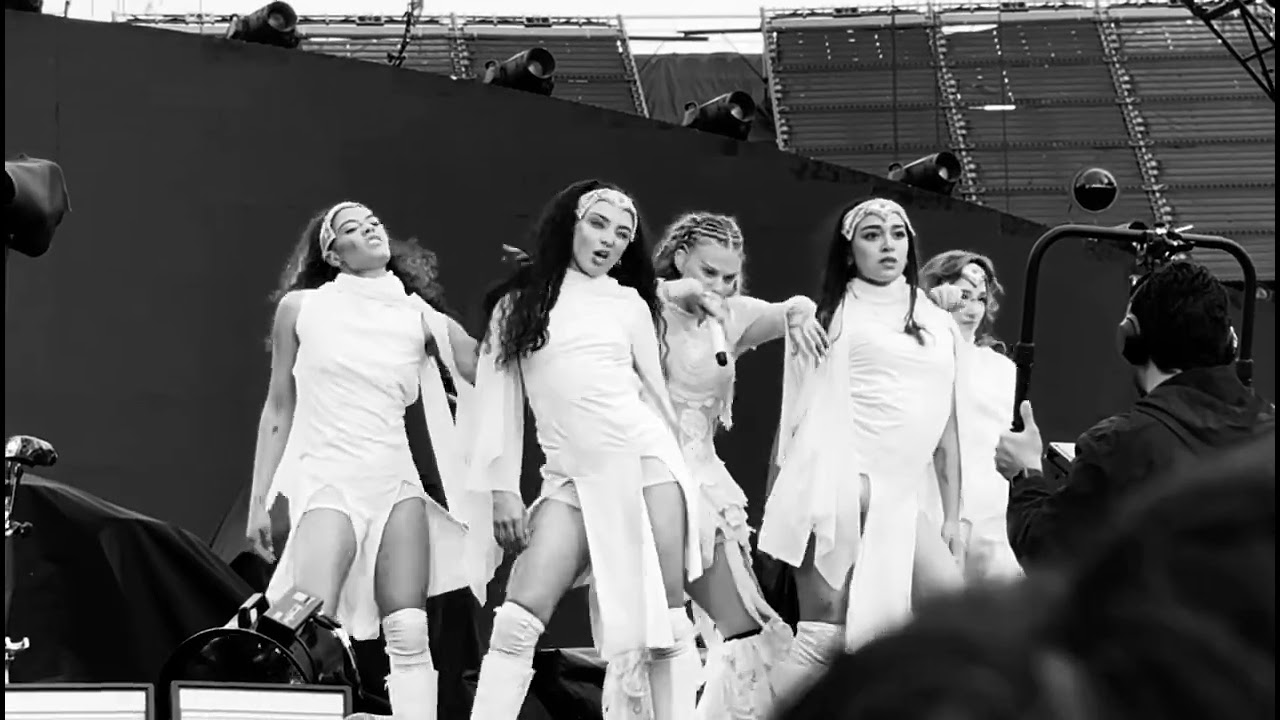 Elyanna - Yabn El Eh | اليــانــا - يا ابن الايه (Music Of The Spheres World Tour)