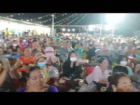 Video Giọng ca để đời : chàng trai hát được khán giả bo tiền... - youtube