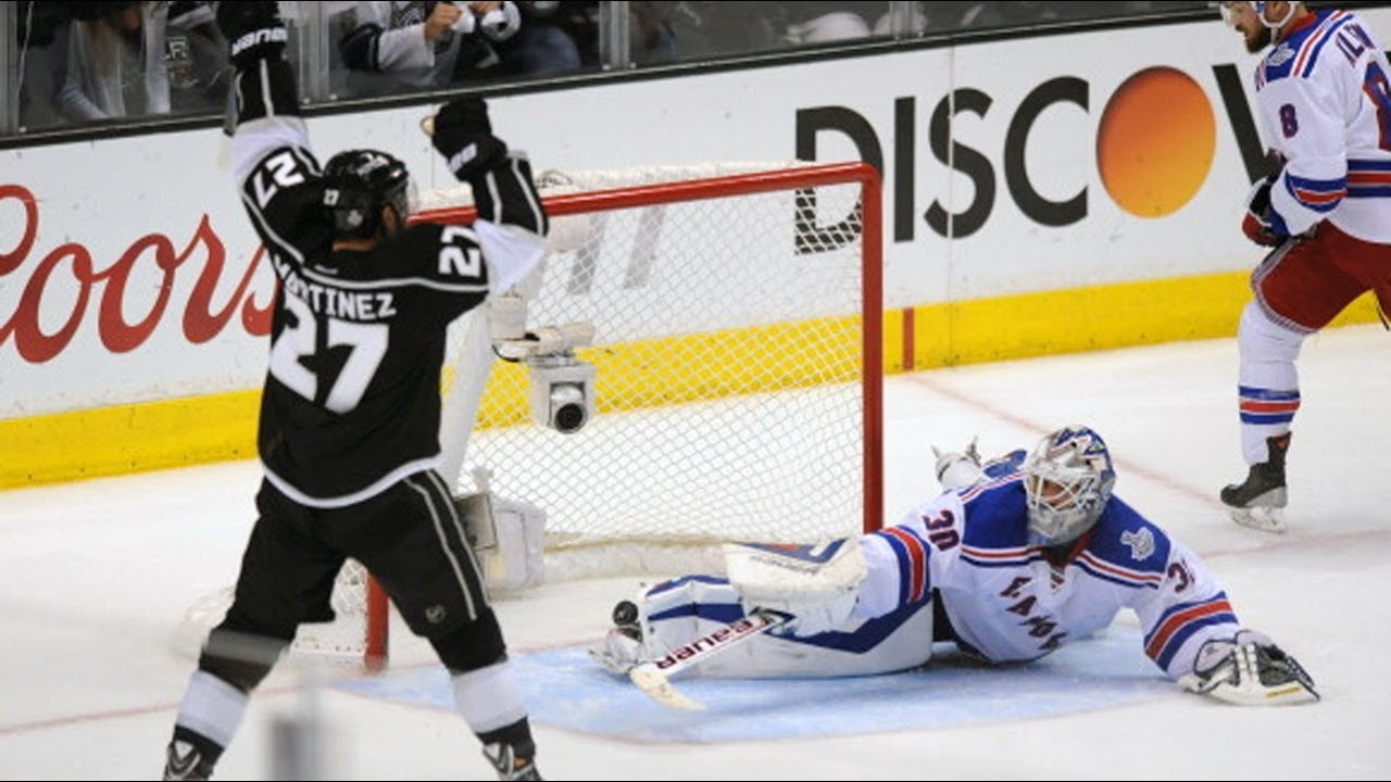 Alec Martinez's overtime goal puts crown on the Kings - Los Angeles Times