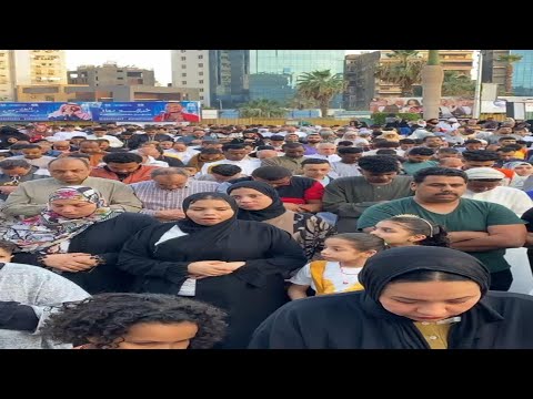 إختلاط الذكور بالإناث والضحك والتصوير بالموبايلات في صلاة العيد بمصر مأساة تتكرر كل عام