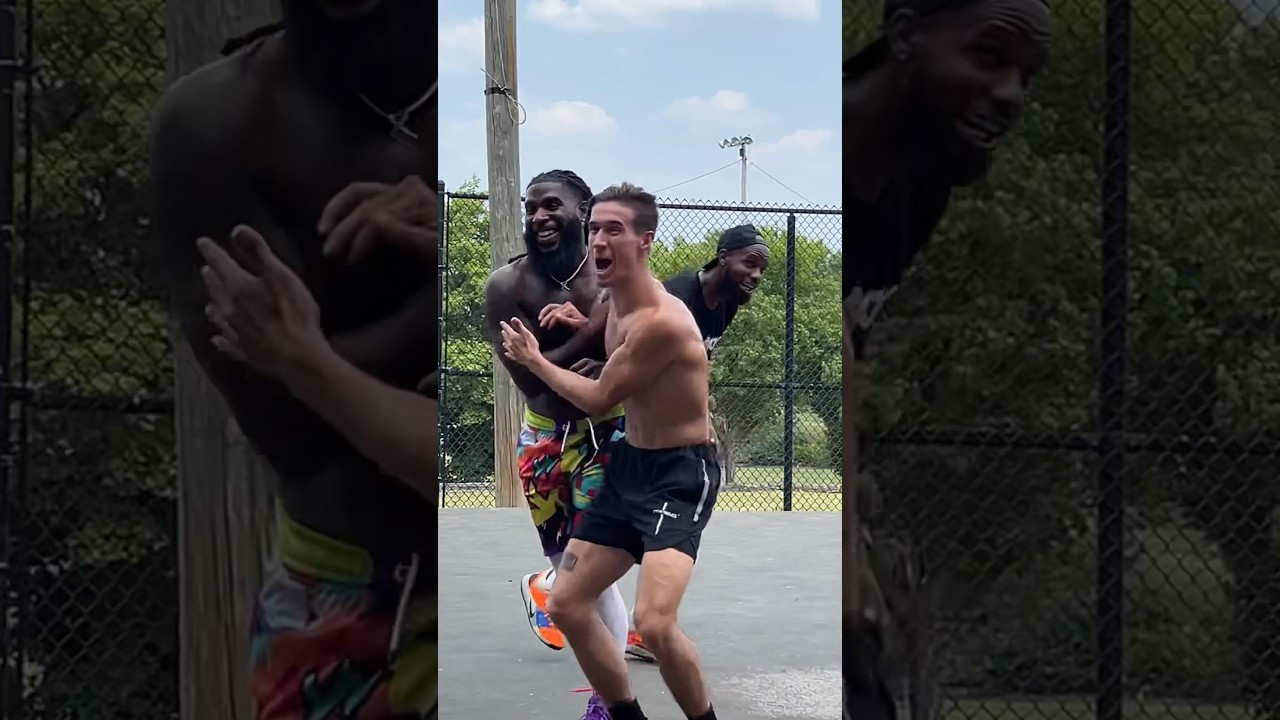 Hurt his knee!!😮‍💨 