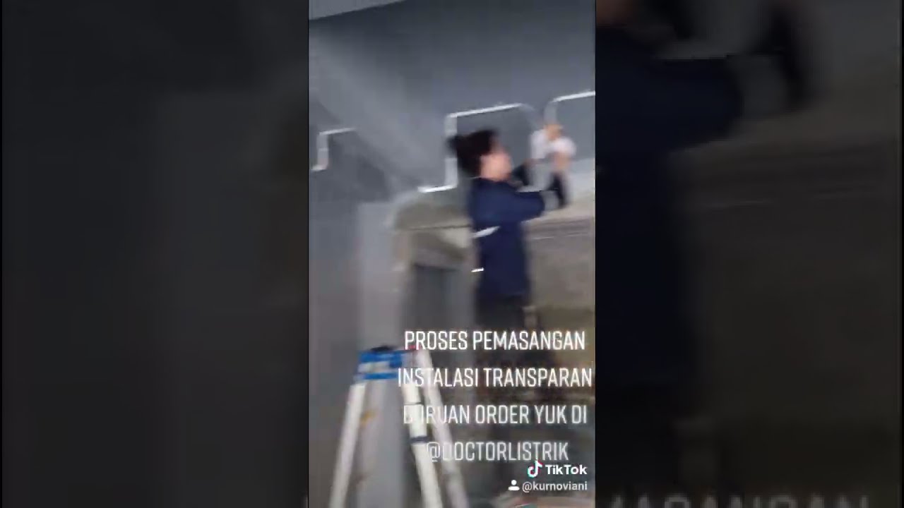 Peralatan instalasi listrik rumah tangga yang berfungsi mengencangkan dan mengendorkan sekrup adalah