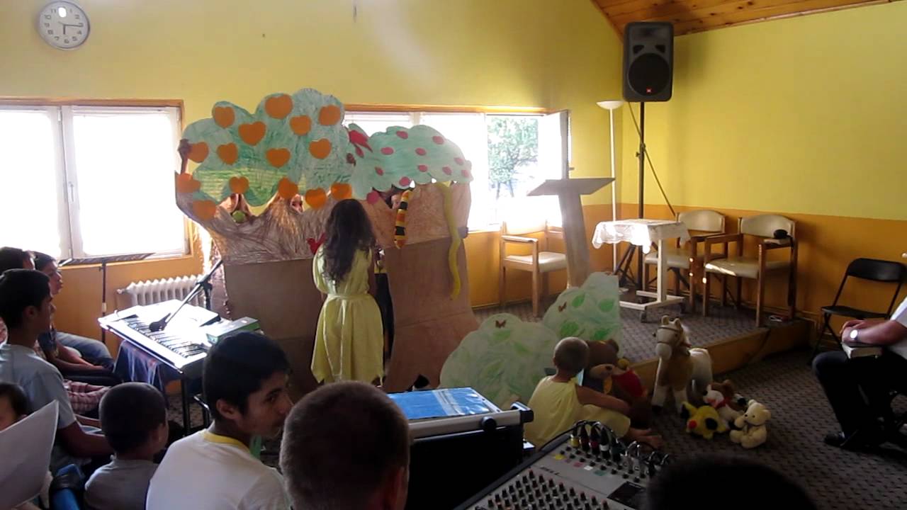 sceneta valea corbului copii