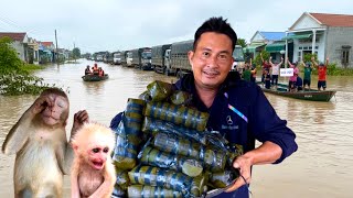 Sơn And Bibis Small Gift Goes To People Who Are Calling For Help Because Of The Flood.