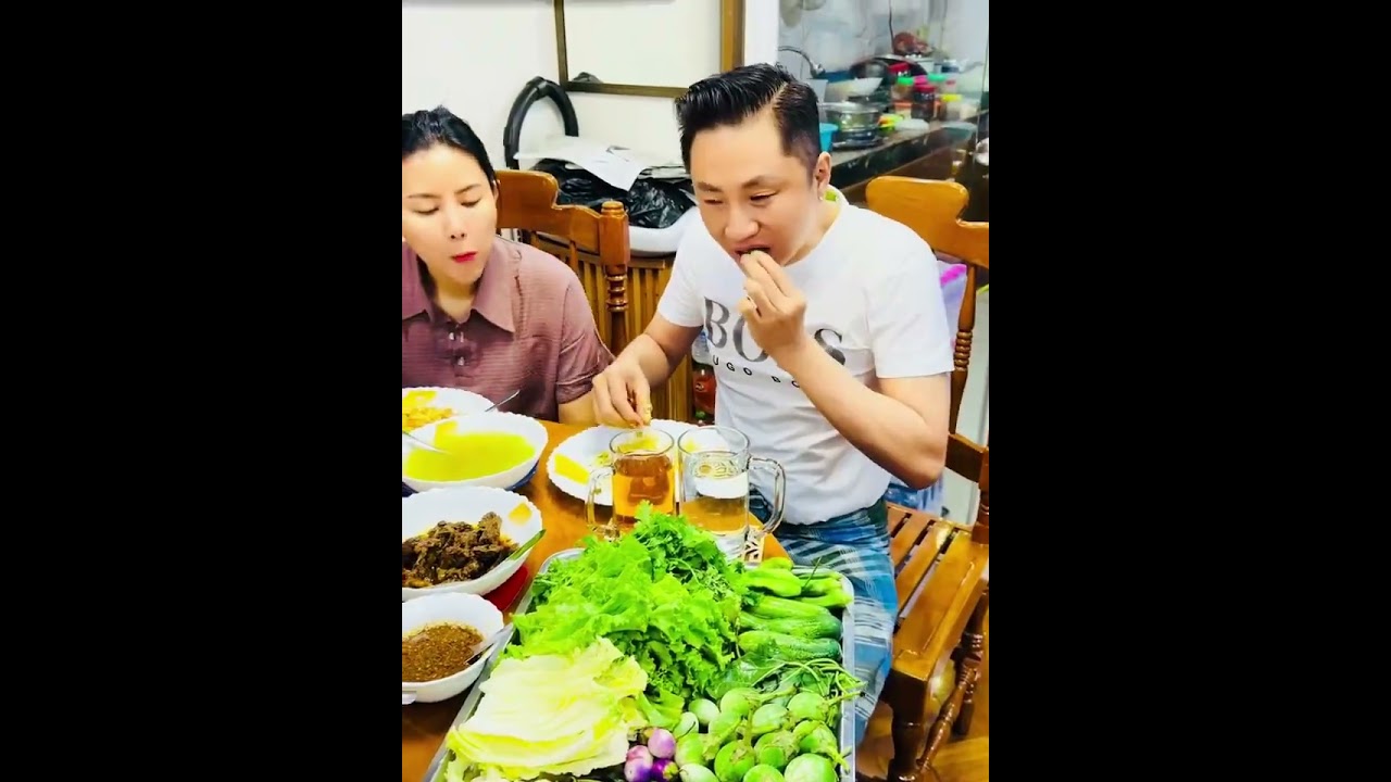 ချစ်ဇနီးလေးနဲ့အတူတူ ထမင်းစားတာလေးပါခင်ဗျာ့❤❤❤ ဘဲသားဆီပြန်ချက်လေး စားကြပါအုံးဗျ