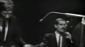 "Desafinado/Chega de Saudade" Stan Getz, Gary Burton, Steve Swallow, Roy Haynes, (1966)