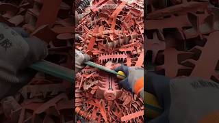 Cut open the high-voltage lightning arrester and remove its insulating armor