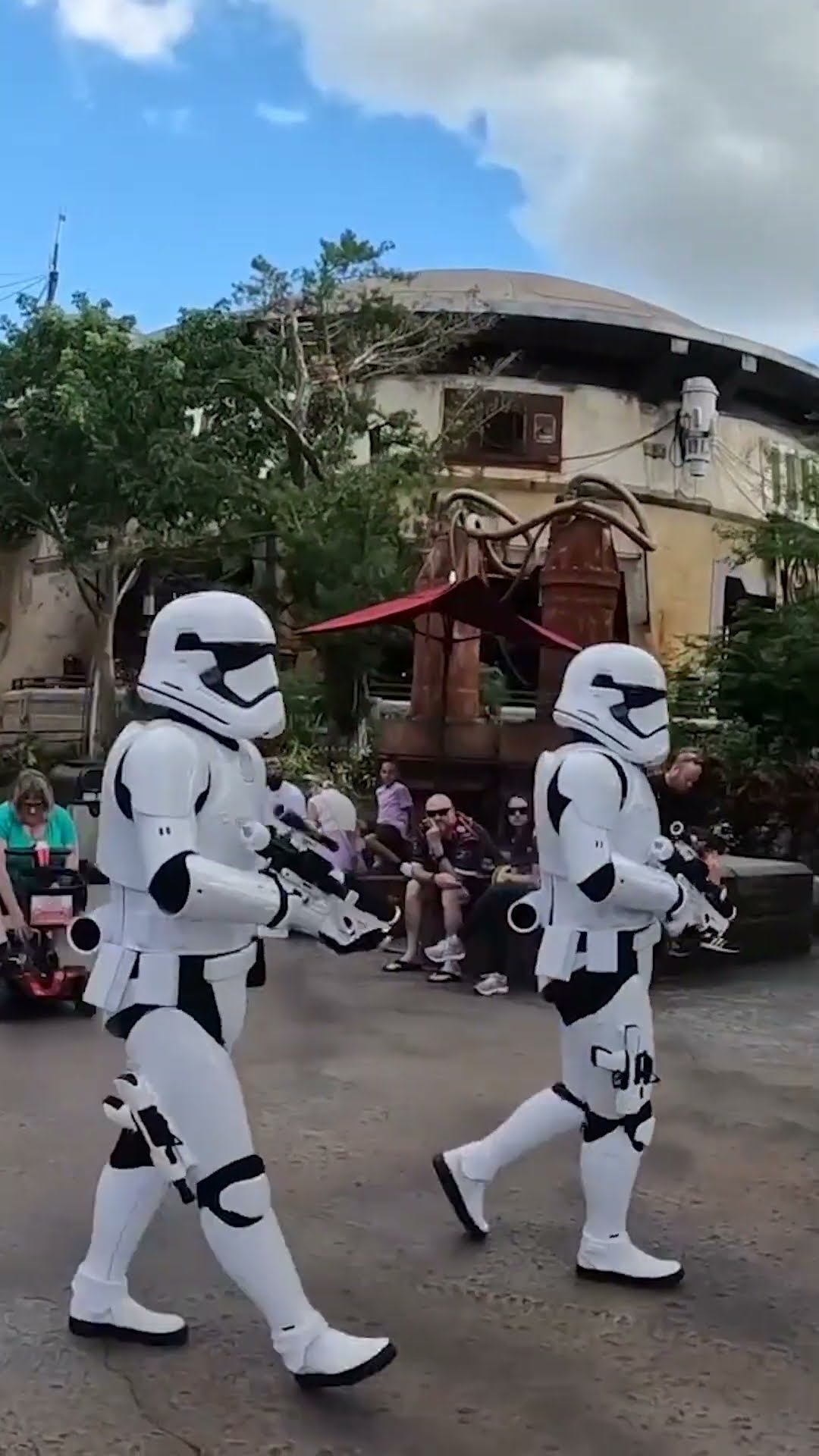 CLAUDIA APRONTOU NO PARQUE DO STAR WARS - Família Brancoala #Shorts
