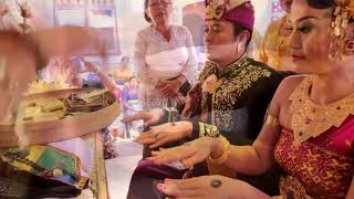 GAYATRI MANTRAM - DEK ULIK Footage Video Arby & Aini Wedding