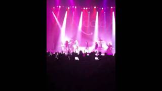 Nicole scherzinger live poison
