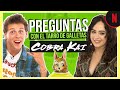 Mary Mouser y Jacob Bertrand responden preguntas incómodas | Cobra Kai