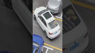 Driver is very nice reverse parking #driver #parking #parallel #reverse #car