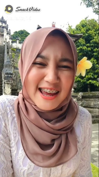 Hijab manis koyok idamanmu bosku 😁