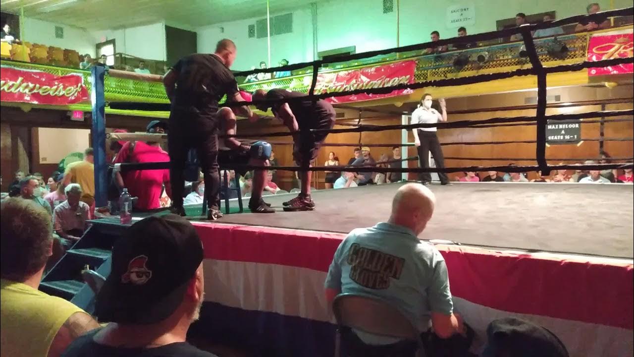 first fight southern new england golden gloves YouTube
