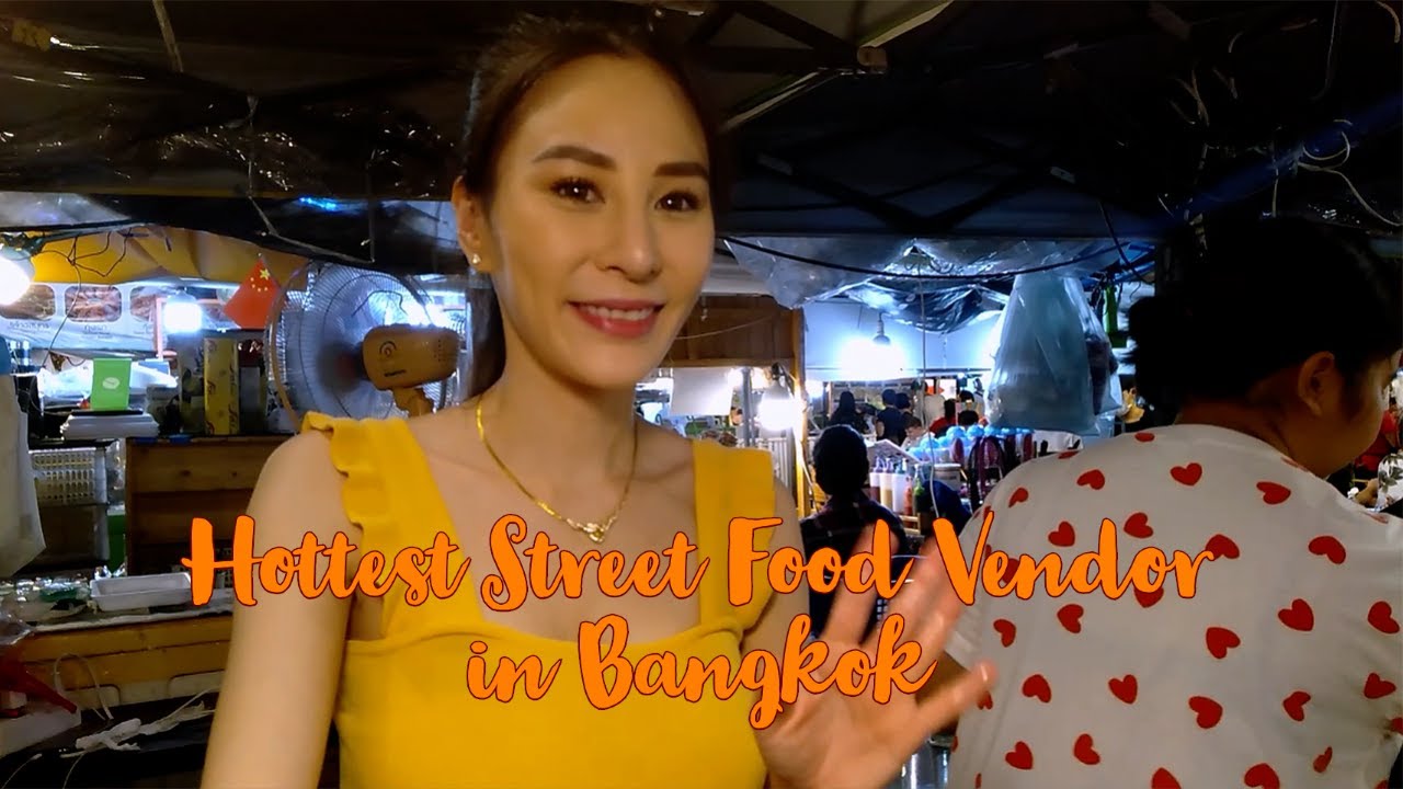 Hottest Street Food Vendor In Bangkok Angel S Melon Smoothie Youtube