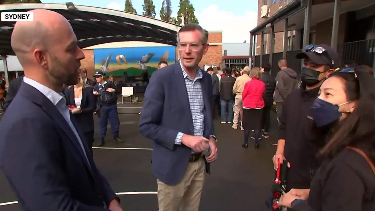 Perrottet talks to voters alongside Liberal candidate Simon Kennedy