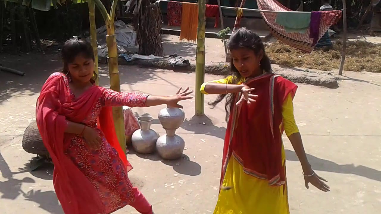 গ্রাম বাংলার মেয়ে নাচ - Dilbar Dilbar